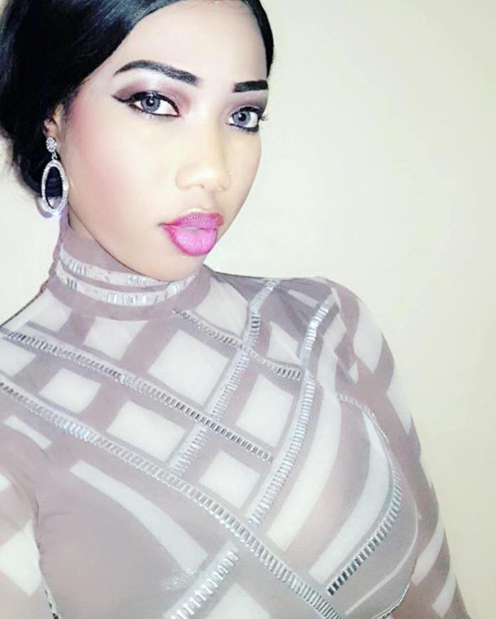 PHOTOS - Nana Aïdara de la TFM dévoile une toute autre facette de sa beauté