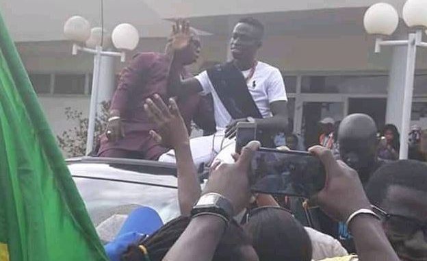 PHOTOS - Accueil triomphal à Ziguinchor pour le joyau de la Tanière, Krépin Diatta !