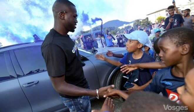 PHOTOS - Les Moments forts de l’accueil triomphal de Kalidou Koulibaly chez lui en France PHOTOS - Les Moments forts de l’accueil triomphal de Kalidou Koulibaly chez lui en France