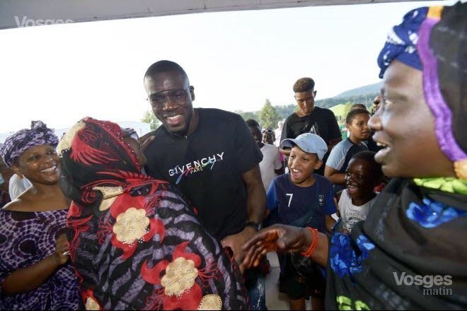 PHOTOS - Les Moments forts de l’accueil triomphal de Kalidou Koulibaly chez lui en France