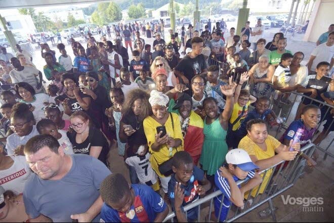 PHOTOS - Les Moments forts de l’accueil triomphal de Kalidou Koulibaly chez lui en France PHOTOS - Les Moments forts de l’accueil triomphal de Kalidou Koulibaly chez lui en France