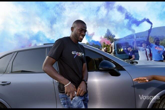 PHOTOS - Les Moments forts de l’accueil triomphal de Kalidou Koulibaly chez lui en France