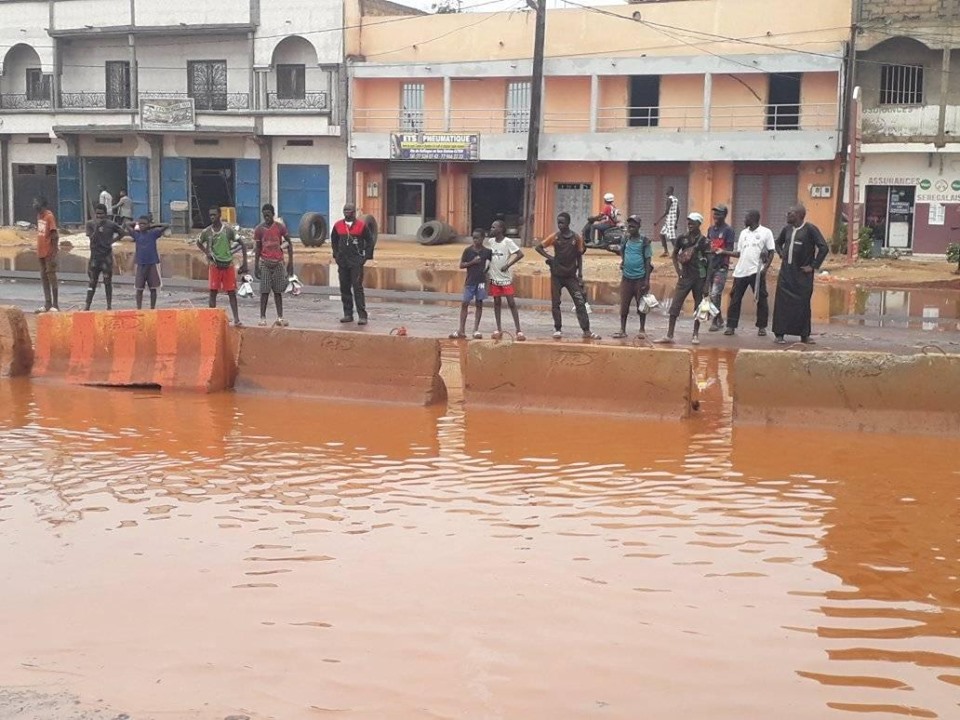 Pluie à Dakar: Les routes de certains quartiers impraticables (images)