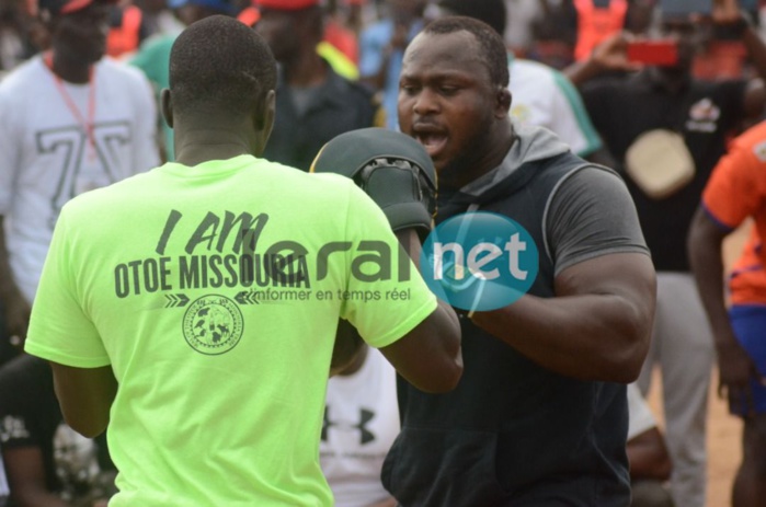 10 Photos - Open Press: Modou Lô en furie, démontre sa force