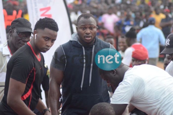 10 Photos - Open Press: Modou Lô en furie, démontre sa force