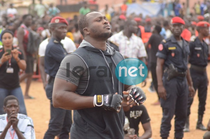10 Photos - Open Press: Modou Lô en furie, démontre sa force