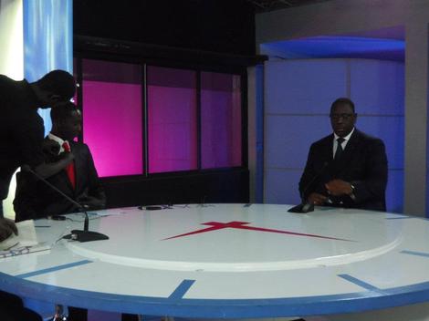 [PHOTOS] Macky Sall dans les locaux de la 2STv hier