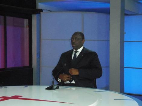 [PHOTOS] Macky Sall dans les locaux de la 2STv hier