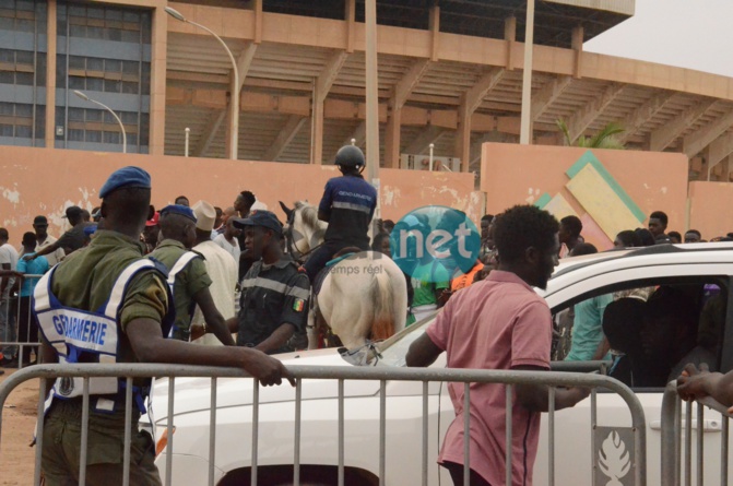 PHOTOS - Modou Lô vs Eumeu Séne: Un combat sous haute surveillance des forces de l'ordre