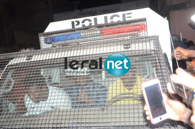 Arrêt sur images: Modou Lô dans le véhicule de la Police....