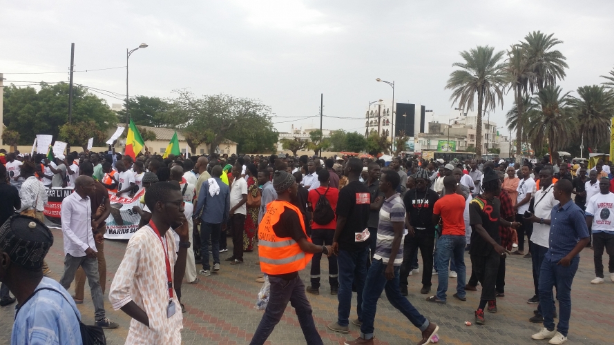 PHOTOS - Aar Li Niou Bokk en rogne contre le pouvoir... (images)