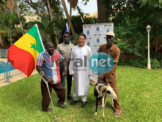 Photos: Don de moutons aux nécessiteux par l'Ambassadeur d’Israël au Sénégal 