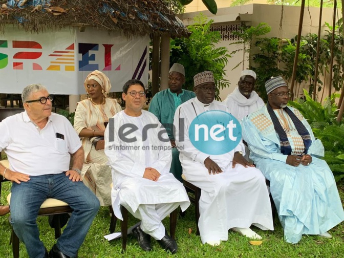 Photos: Don de moutons aux nécessiteux par l'Ambassadeur d’Israël au Sénégal 