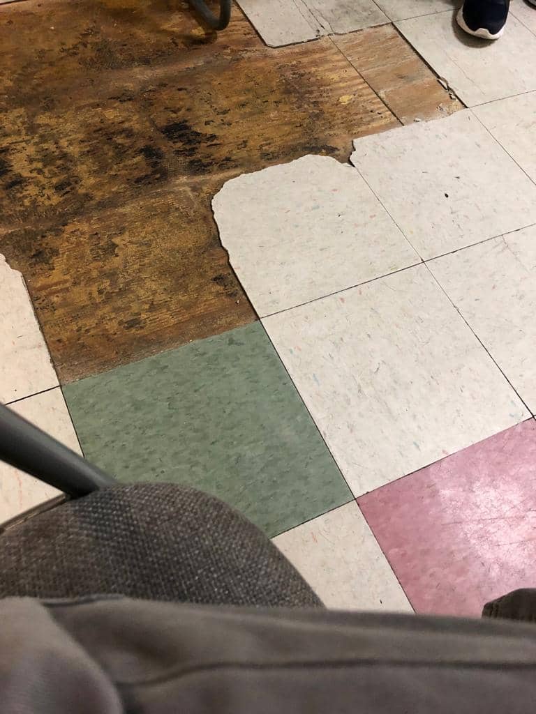 Le consulat du Sénégal à New York tombe en lambeaux (images) Le consulat du Sénégal à New York tombe en lambeaux (images)