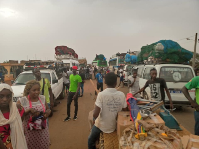 Ourossogui: La déviation du Pont de Sinthiou Garba cède, des dizaines de véhicules bloqués