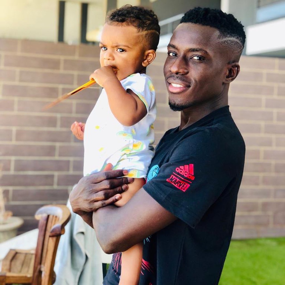 PHOTOS - Idrissa Gana Guèye transforme son épouse en une vraie "Jongoma" sénégalaise