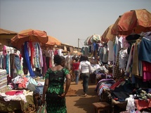 Friperie ou « feug diay »  la nouvelle attraction des filles