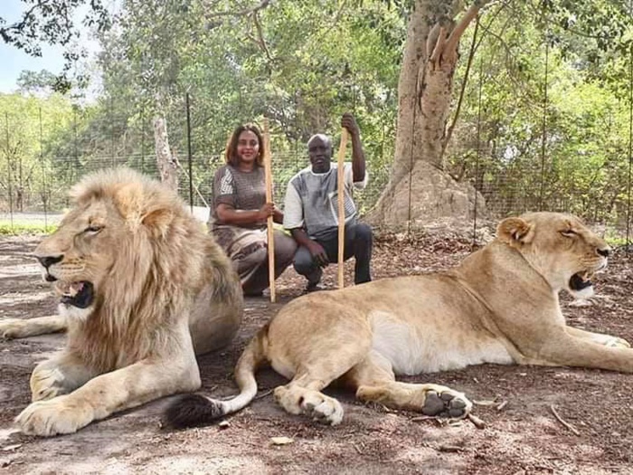 PHOTOS - Vacances gouvernementales : Aly Ngouille Ndiaye cherche la force chez les..lions avec sa famille