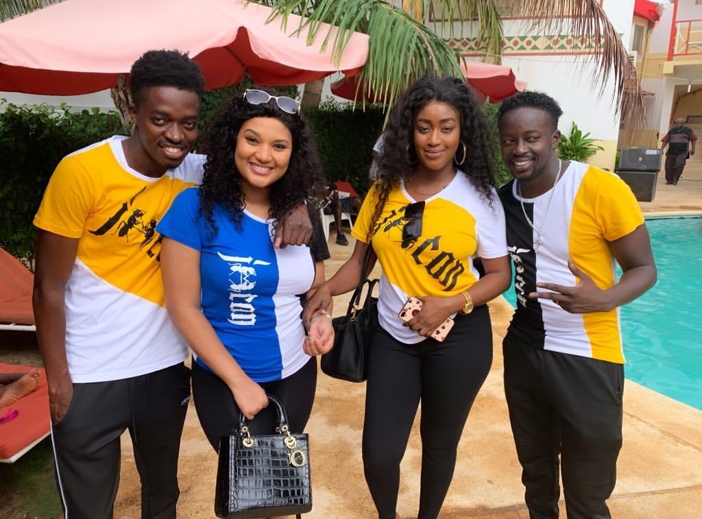 PHOTOS - Les couples : Pod et Lyssa, Pi et Eva prennent du bon temps ensemble