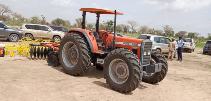 Hivernage: En tournée à Kaolack, le ministre de l'Agriculture exprime sa satisfaction Hivernage: En tournée à Kaolack, le ministre de l'Agriculture exprime sa satisfaction