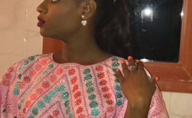 PHOTOS - Découvrez le sagnsé de l’actrice Nafi ! Sagnsé qui lui va à merveille