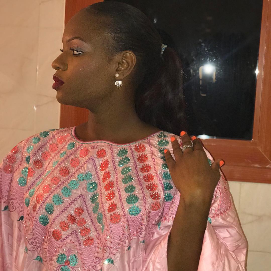 PHOTOS - Découvrez le sagnsé de l’actrice Nafi ! Sagnsé qui lui va à merveille