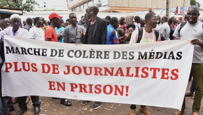 Guinée: l'interpellation d'un journaliste a rouvert le débat sur la dépénalisation des délits de presse