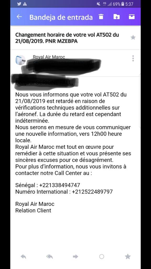 PHOTOS - AIBD : Une passerelle fissure un réacteur d’un avion de la Royal Air Maroc, les passagers abandonnés à leur sort