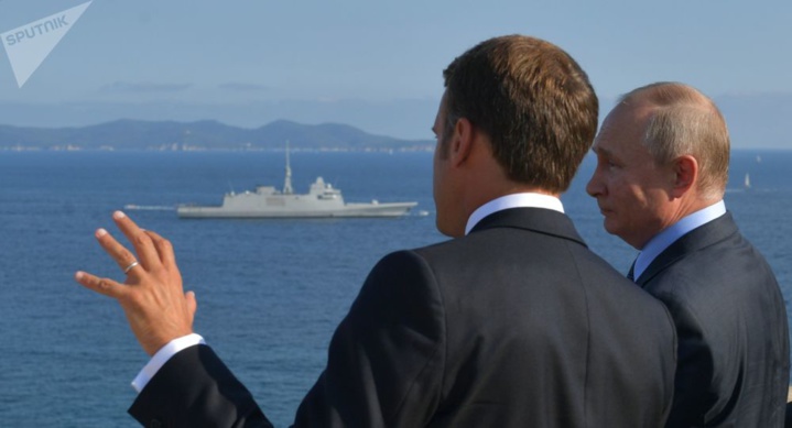 «Incroyable échange d’uppercuts»: la réunion Macron-Poutine vue par des personnalités françaises