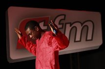Les travailleurs du groupe Futurs médias en assemblée générale ce jeudi pour protester contre les nouvelles recrues de Youssou Ndour