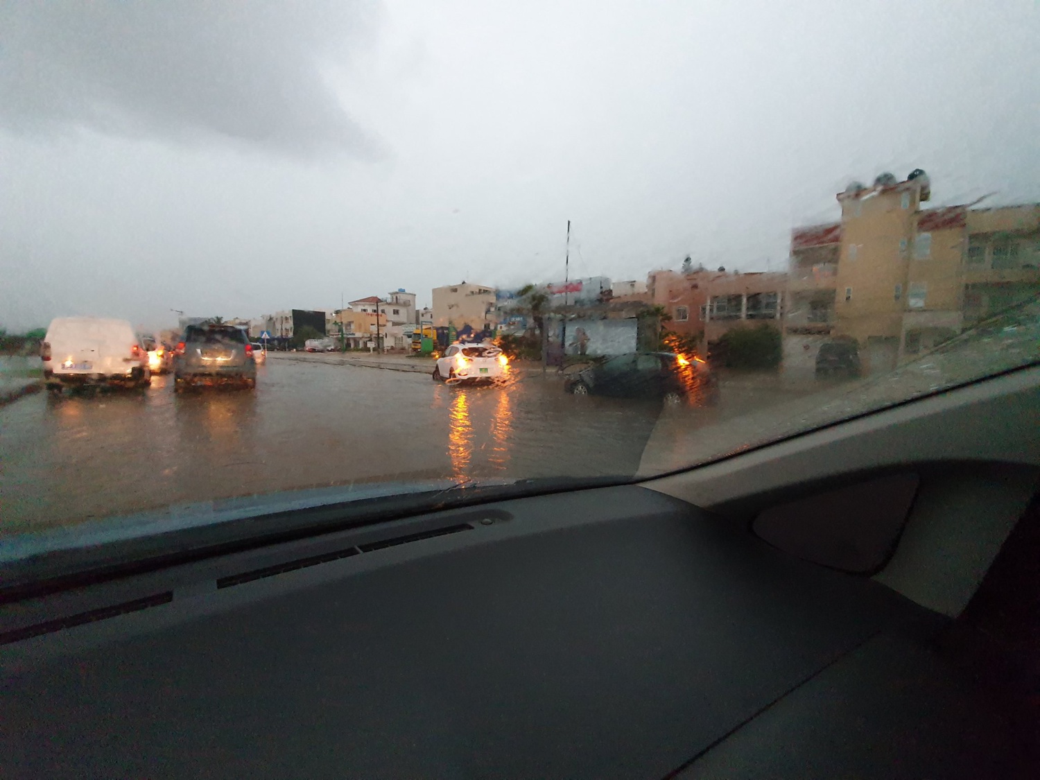 VIDEO + Fortes pluies à Dakar: La VDN inondée