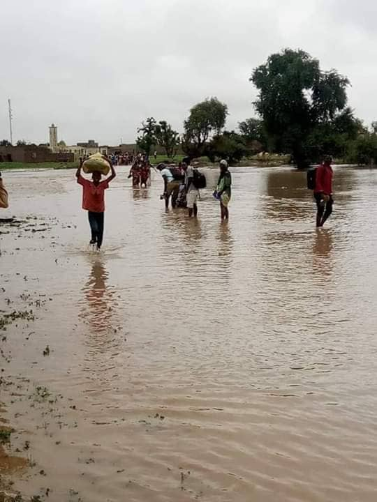 (Photos)- Kaolack: Les eaux de pluie engloutissent le bassin de rétention de Khakhoum