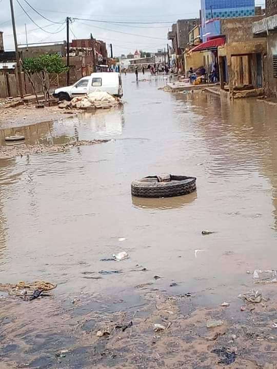 (Photos)- Kaolack: Les eaux de pluie engloutissent le bassin de rétention de Khakhoum