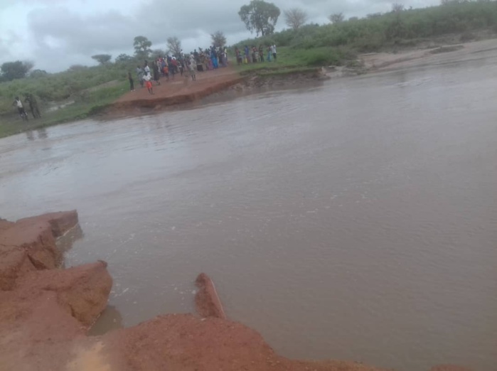 Wack Ngouna: Les fortes pluies emportent le pont de Keur Yoro Khodia Wack Ngouna: Les fortes pluies emportent le pont de Keur Yoro Khodia