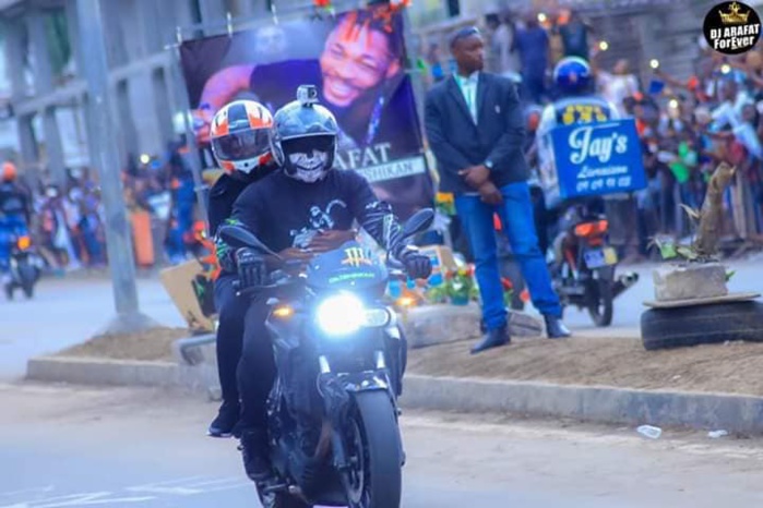 PHOTOS - Les motards de Côte d'Ivoire rendent hommage à Dj Arafat