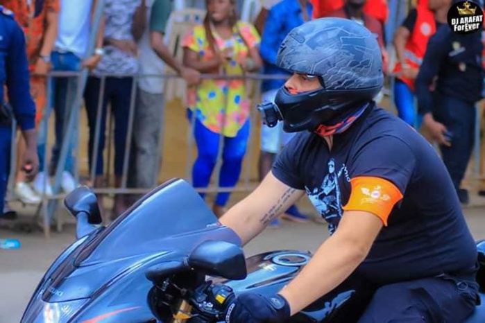 PHOTOS - Les motards de Côte d'Ivoire rendent hommage à Dj Arafat