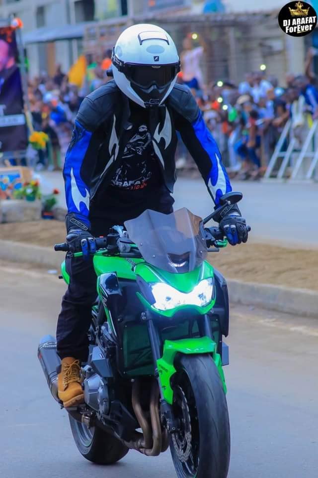 PHOTOS - Les motards de Côte d'Ivoire rendent hommage à Dj Arafat
