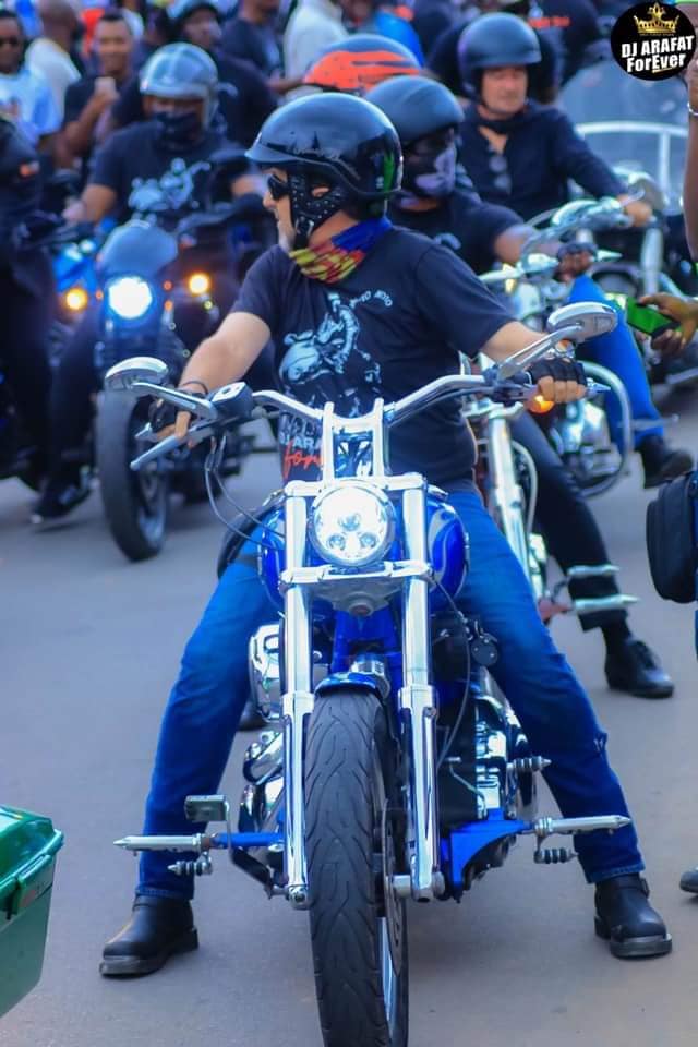 PHOTOS - Les motards de Côte d'Ivoire rendent hommage à Dj Arafat