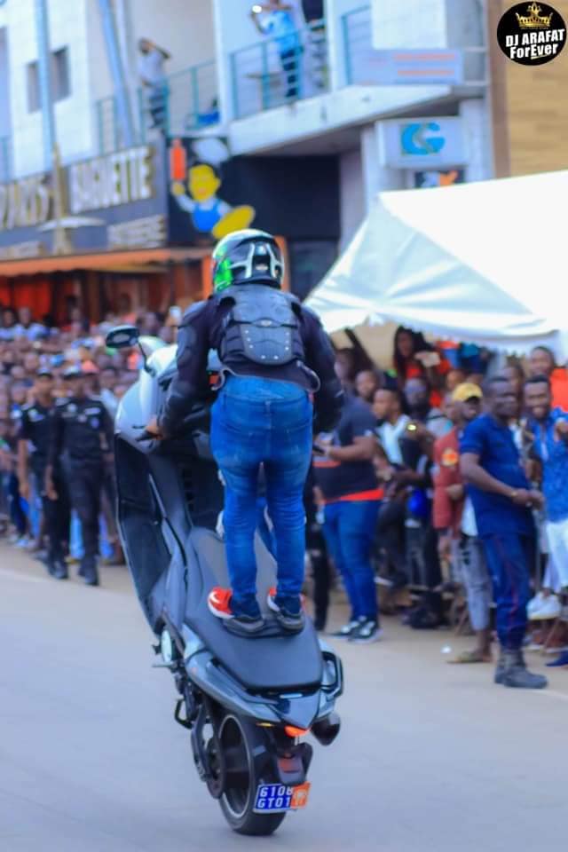 PHOTOS - Les motards de Côte d'Ivoire rendent hommage à Dj Arafat