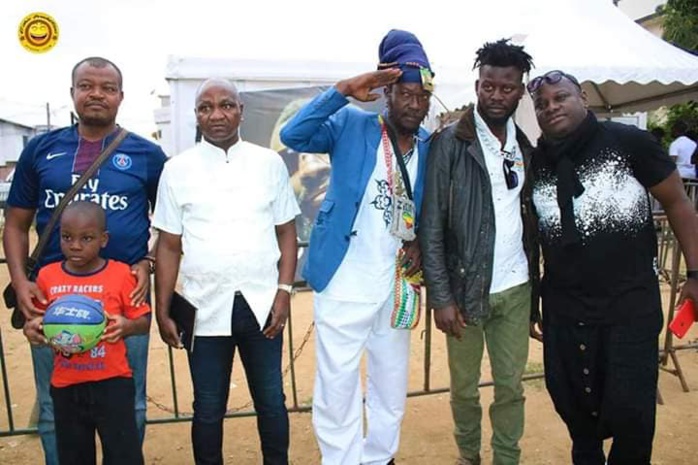 PHOTOS - Les motards de Côte d'Ivoire rendent hommage à Dj Arafat