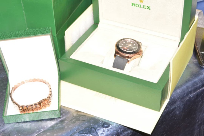 PHOTOS - Cadeau d'anniversaire: Montre et bracelet ROLEX d’une valeur de 2millions FCFA, Colé Faye gâte son frère Tange Tandian