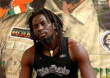 Tiken jah facoly : « Vu son âge, je pense que Wade devrait plutôt arbitrer la présidentielle plutôt que d’y prendre part.»