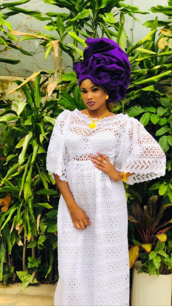 PHOTOS - Admirez les dernières Photos de Marichou, rayonnante en Sagnsé Sénégalaise