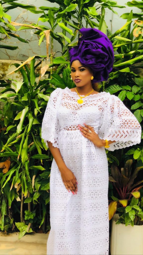 PHOTOS - Admirez les dernières Photos de Marichou, rayonnante en Sagnsé Sénégalaise