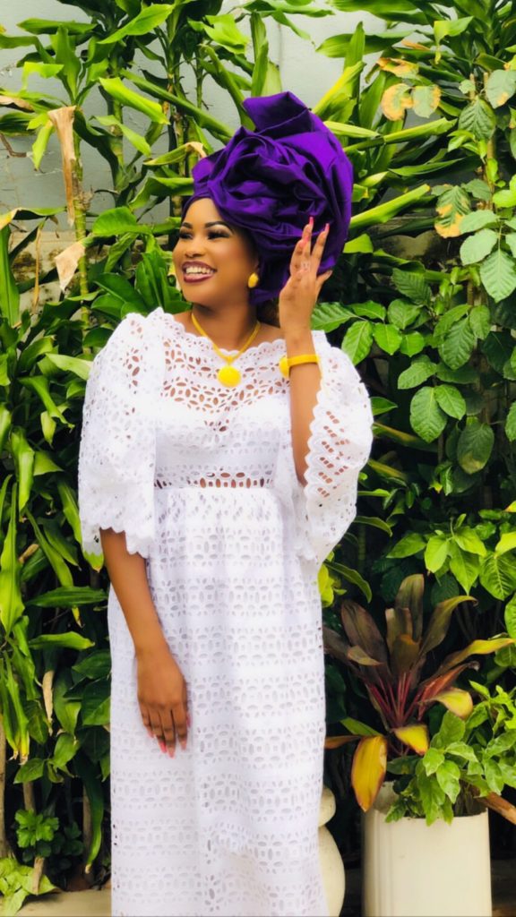 PHOTOS - Admirez les dernières Photos de Marichou, rayonnante en Sagnsé Sénégalaise