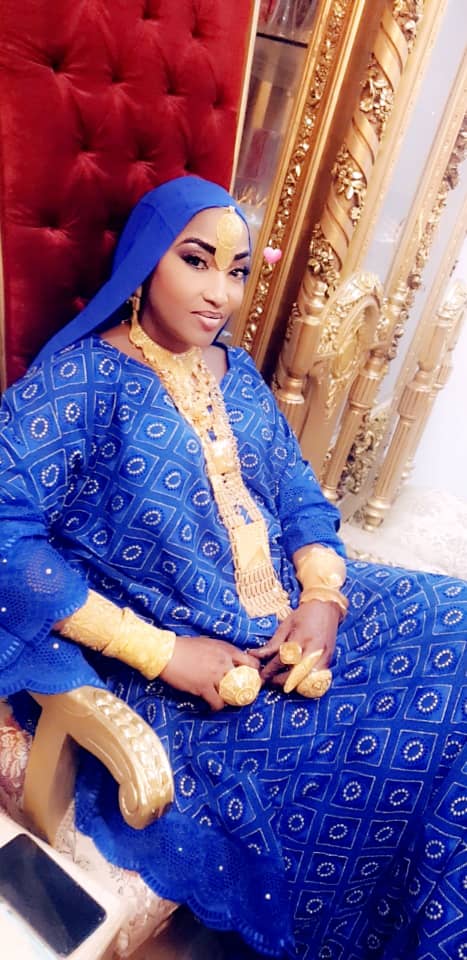 VIDEO + PHOTOS - Askia Touré et sa femme étalent leur l'or