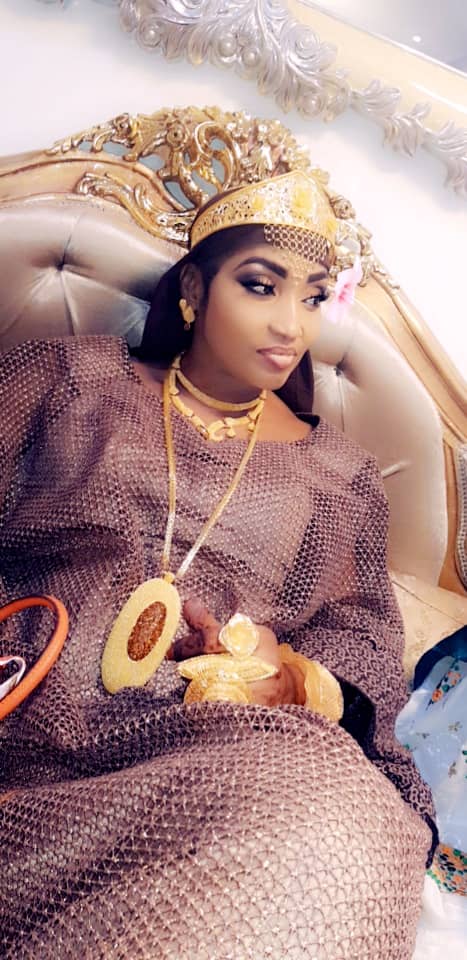 VIDEO + PHOTOS - Askia Touré et sa femme étalent leur l'or