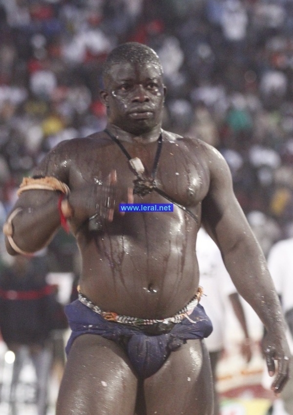 [Vidéos - Photos ] Lutte Victoire de Papa Sow sur Zoss 