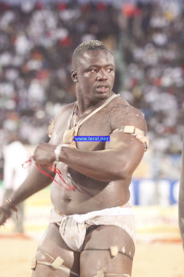 [Vidéos - Photos ] Lutte Victoire de Papa Sow sur Zoss 