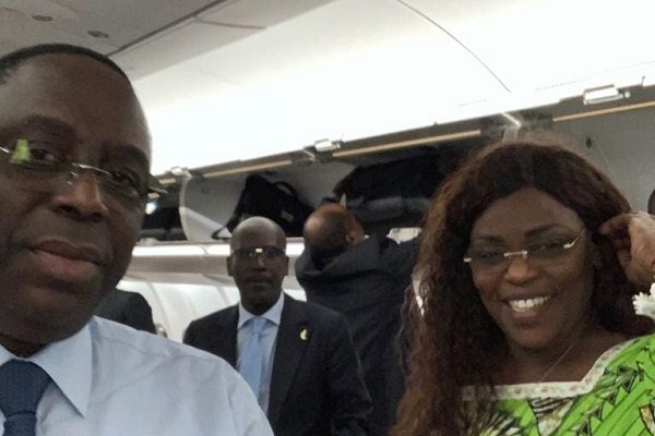 PHOTOS - Fin de vacances: Birima en toute complicité avec le couple présidentiel